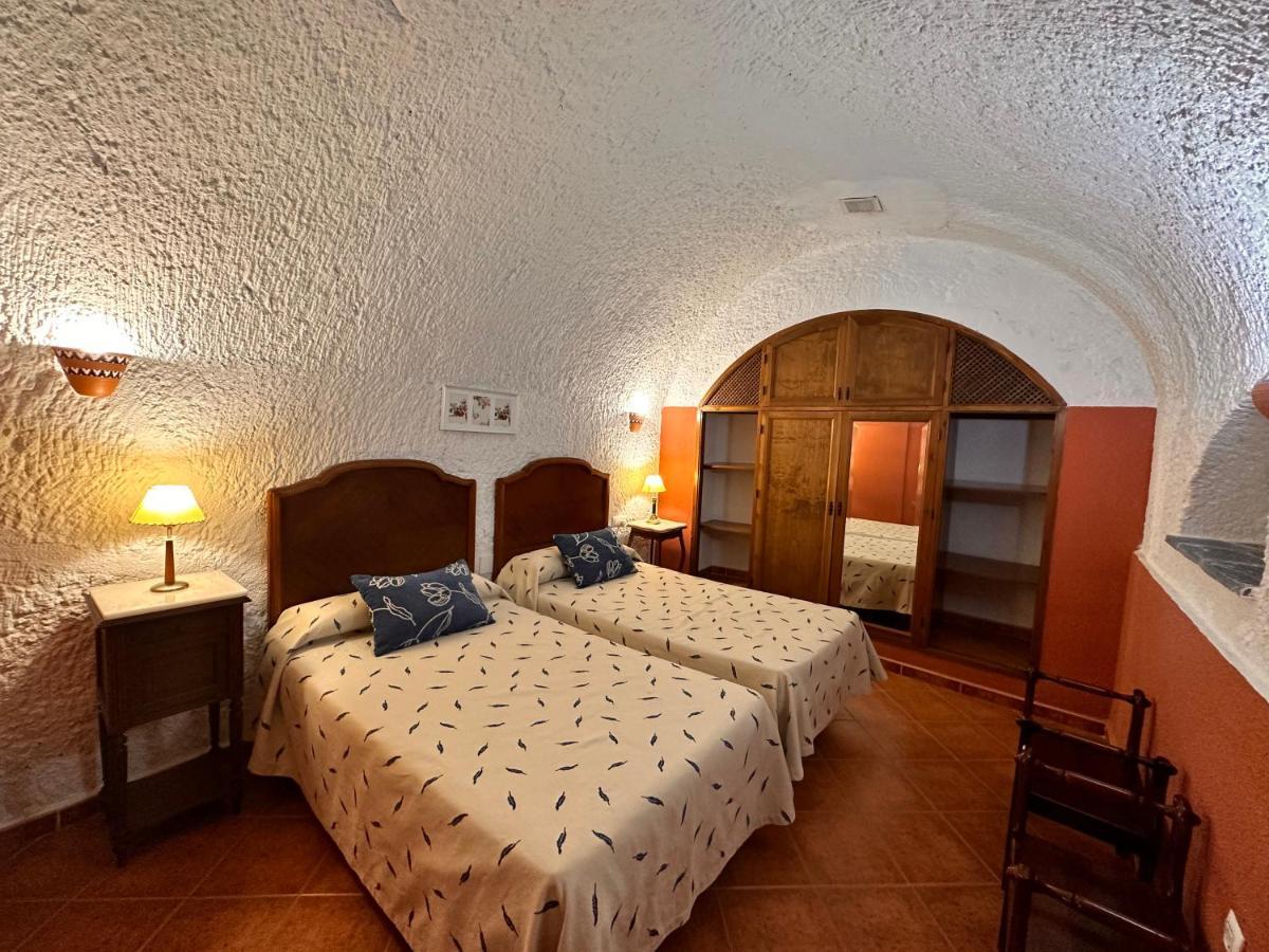 Апартаменты Cuevas La Granja Benalua de Guadix Экстерьер фото